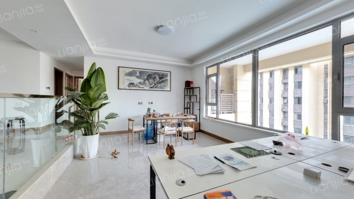 绿地新里奥赛公馆二手房实景图