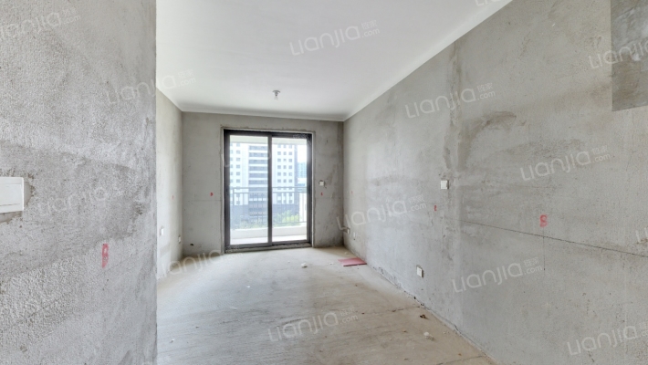 龙中金源二手房实景图