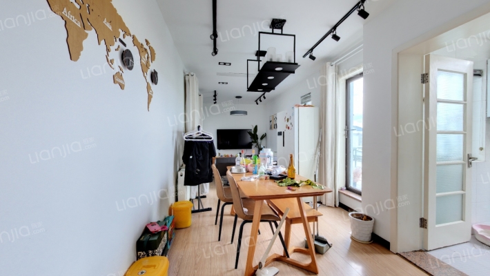 棕榈湾尼盛山庄二手房实景图