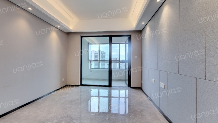 保利天汇二手房实景图