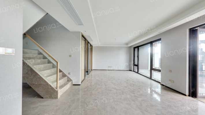 春风湖滨二手房实景图