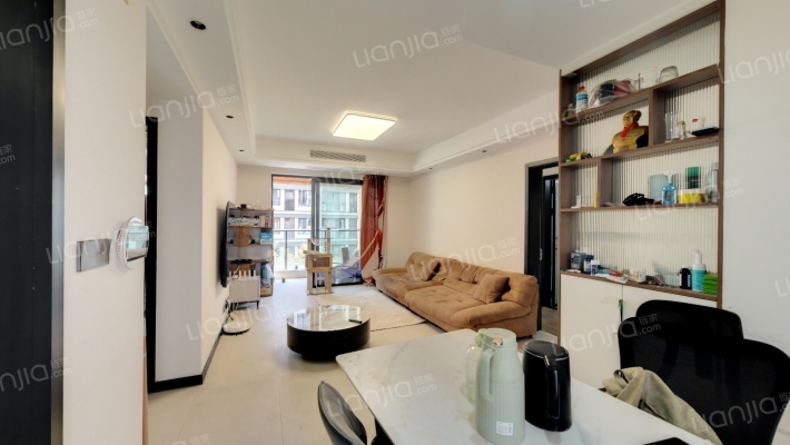 龙湖颐天展图森镜二手房实景图