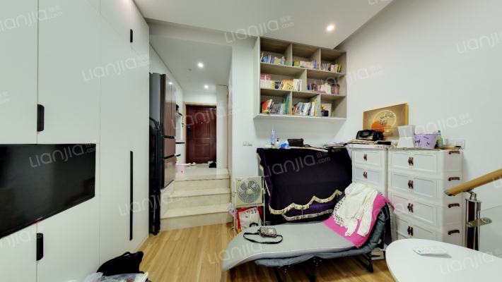 银河商务公馆二手房实景图