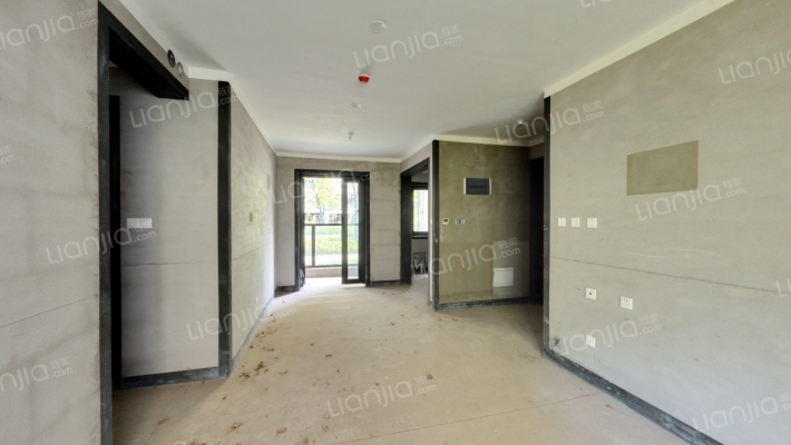 兴港永威南樾二手房实景图