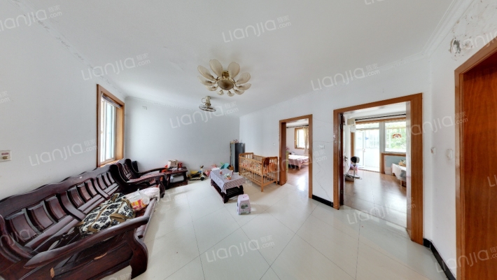 宝领新村二手房实景图