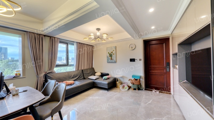 融信孔雀蓝郡二手房实景图