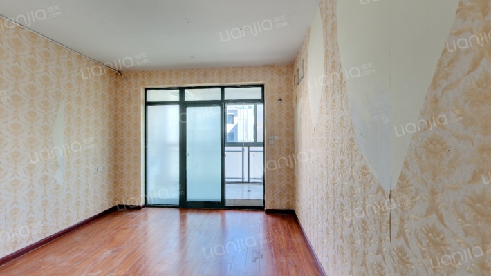 白马湖小区凤凰苑二手房实景图