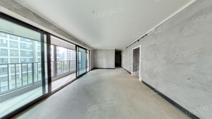 新城春山拾鸣二手房实景图