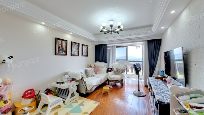 景瑞红翎台二手房实景图