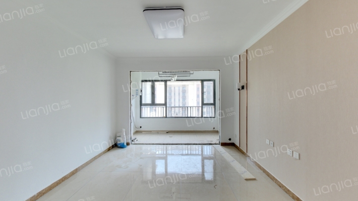 恒大悦珑台二手房实景图