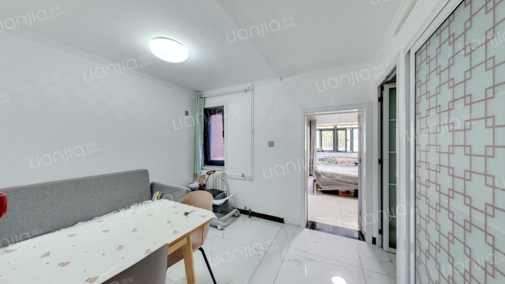 建材城东一里西院二手房实景图