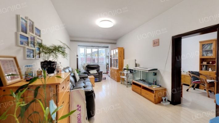 湖畔小区二手房实景图