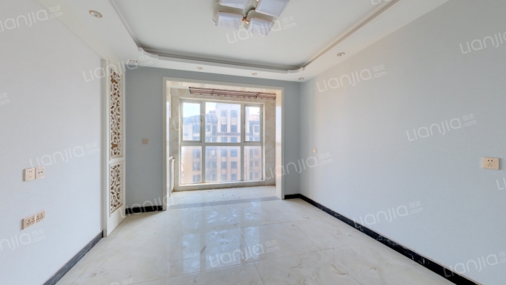 清华大溪地七号院二手房实景图