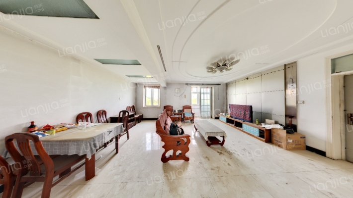 卧龙潭庄园二手房实景图