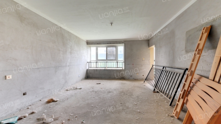 德润华庭二手房实景图