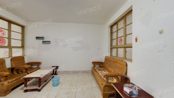 客车厂宿舍二手房实景图