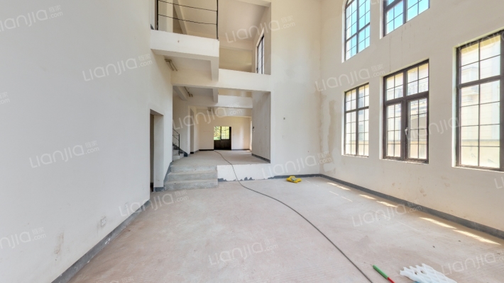 融创凡尔赛花园二手房实景图