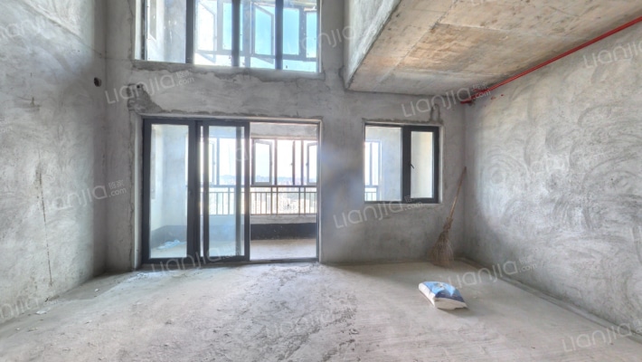 恒大轨道时代二期二手房实景图