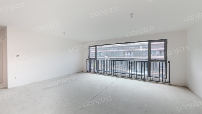 想云湾槿地轩二手房实景图