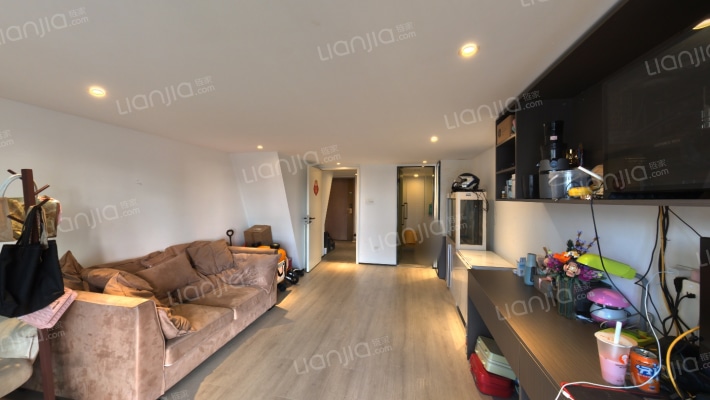 恒威海上跃公馆二手房实景图