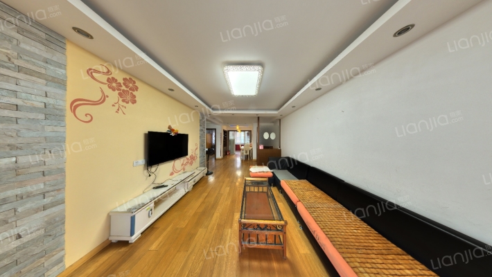 尚东国际花苑二手房实景图