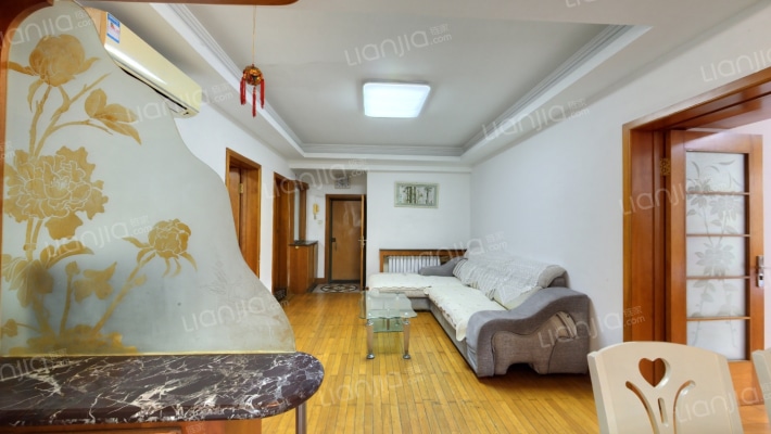 莲花山路二手房实景图