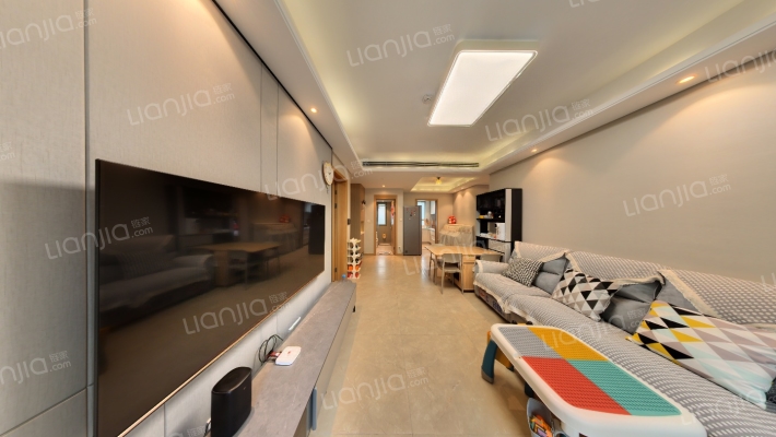 海信珠山小镇一期莱茵二手房实景图