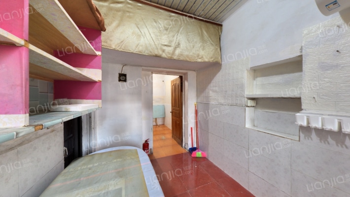 集士港镇大桥西街二手房实景图