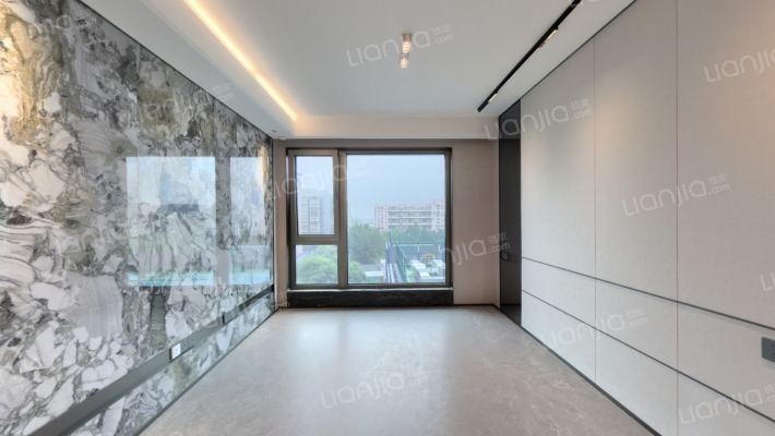 中海都阙台二手房实景图