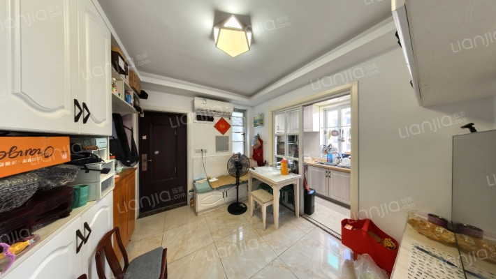 采荷小区红菱邨二手房实景图