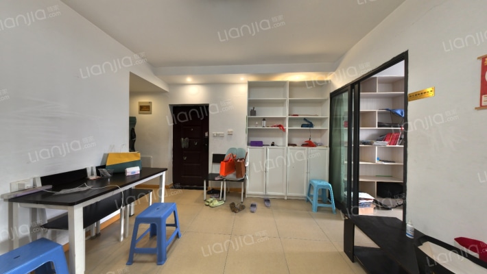 郁金香国际公寓二手房实景图