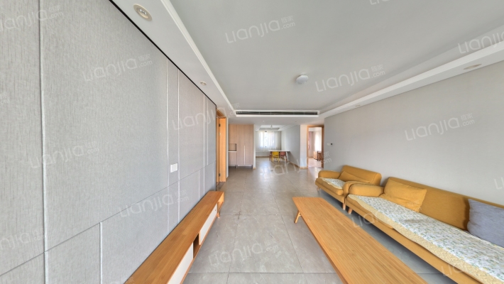 海信珠山小镇二期格林二手房实景图