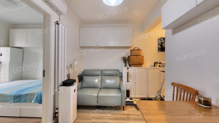 万达广场鸿景苑二手房实景图