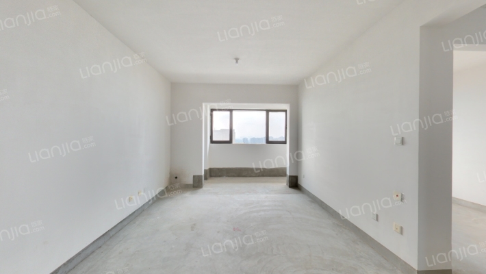 中建大学里二手房实景图