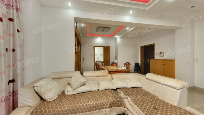 嘉鸿花园二手房实景图