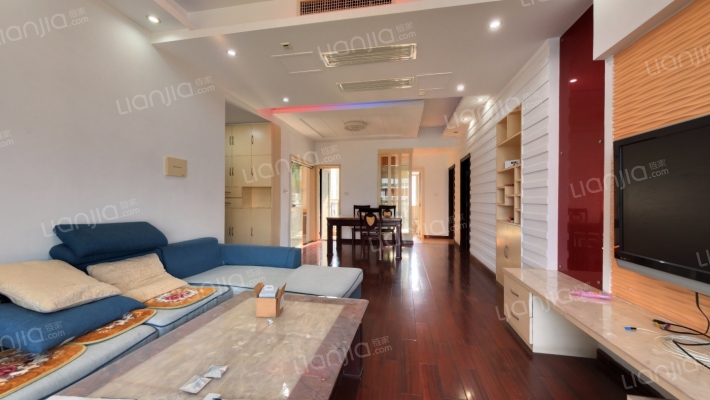 外滩棕榈泉二手房实景图