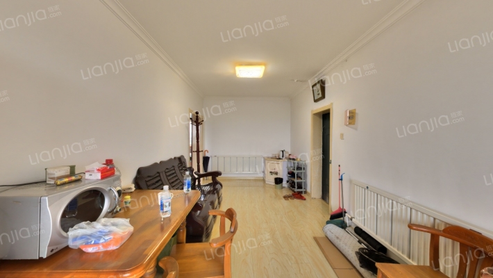 世纪路中段二手房实景图