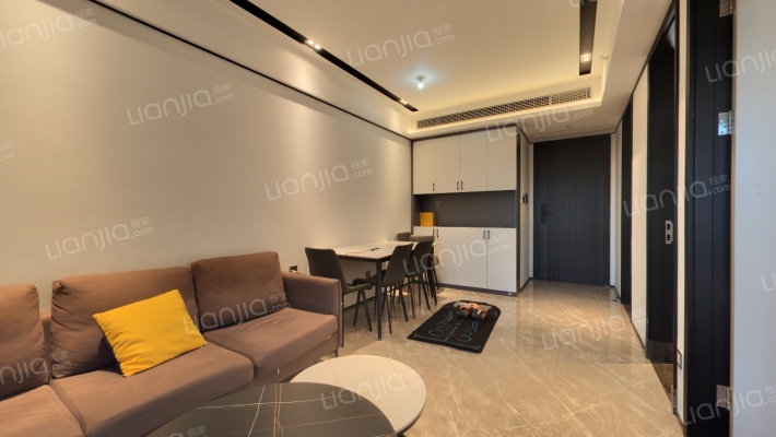 世茂深港国际中心二手房实景图