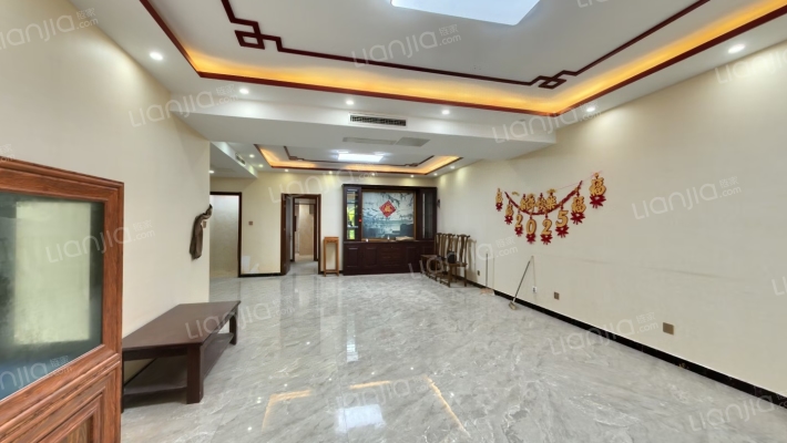 华贸铂金墅二手房实景图