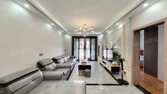 融创春晖十里雍和府二手房实景图