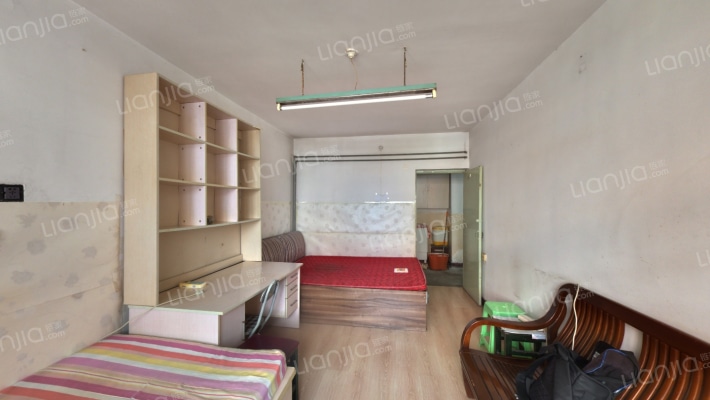 卫安南里二手房实景图