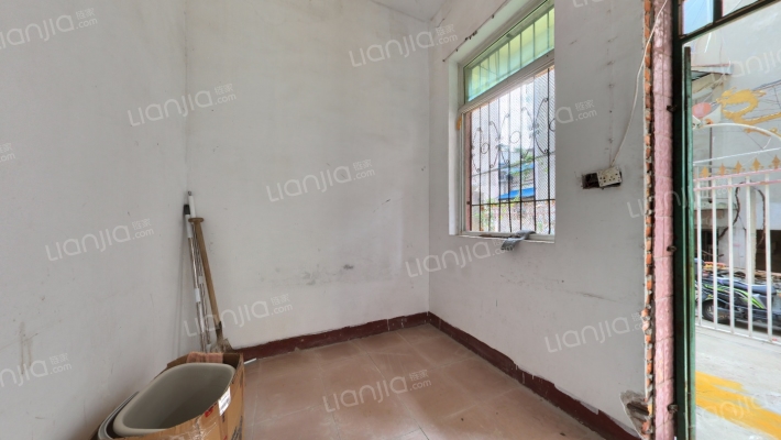 关山街前庄村二手房实景图