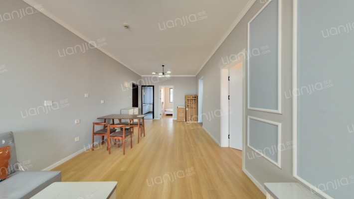 郑地新港华苑二手房实景图