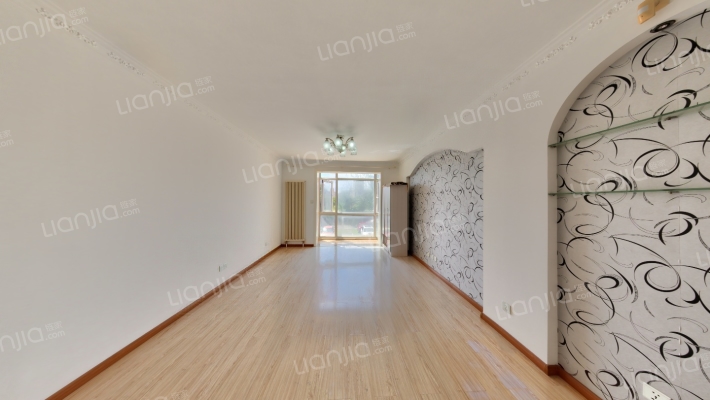 洛卡小镇逸境园二手房实景图