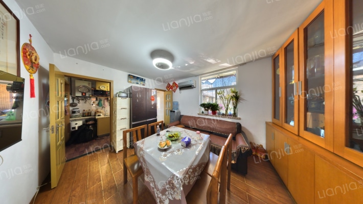 彩霞岭社区二手房实景图