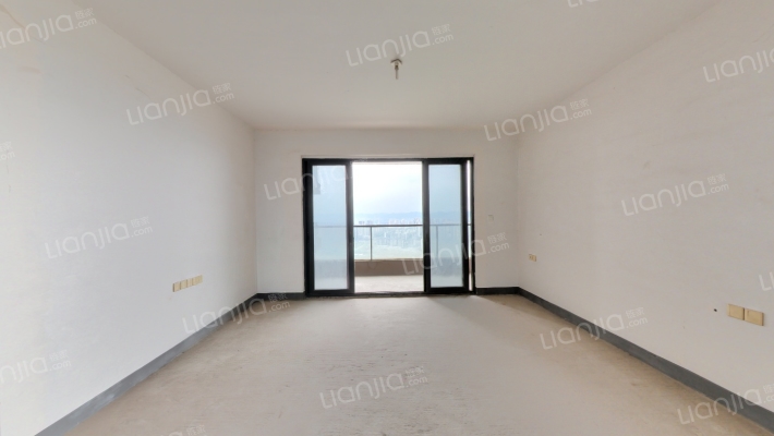 天安江畔珑园1期二手房实景图