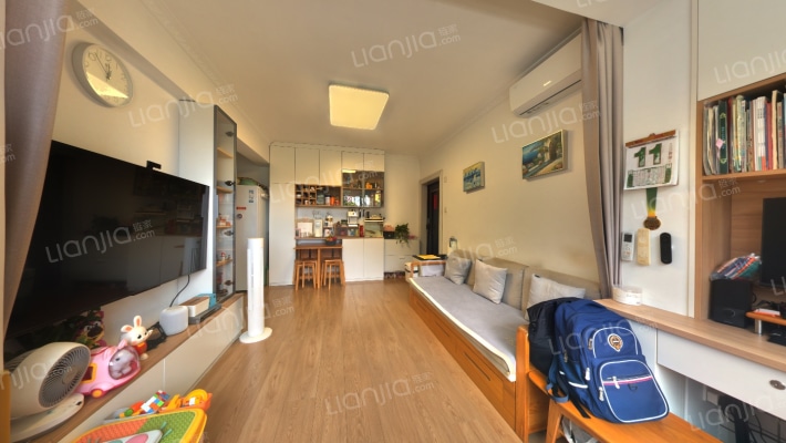 荣超花园二手房实景图