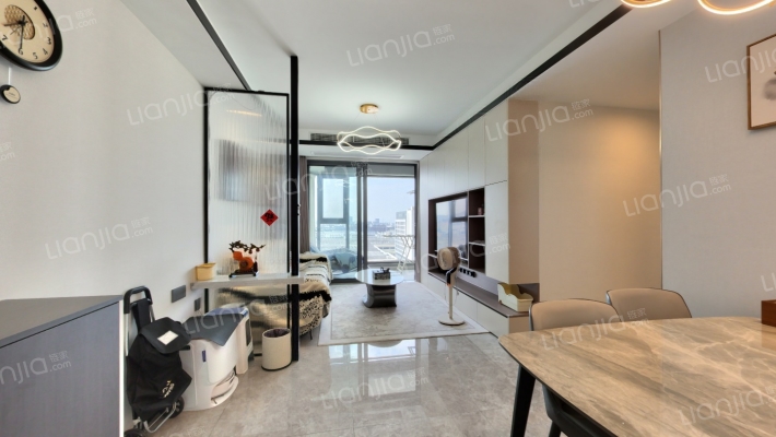 悦年华花园二手房实景图