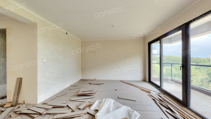 铂悦湖前二手房实景图