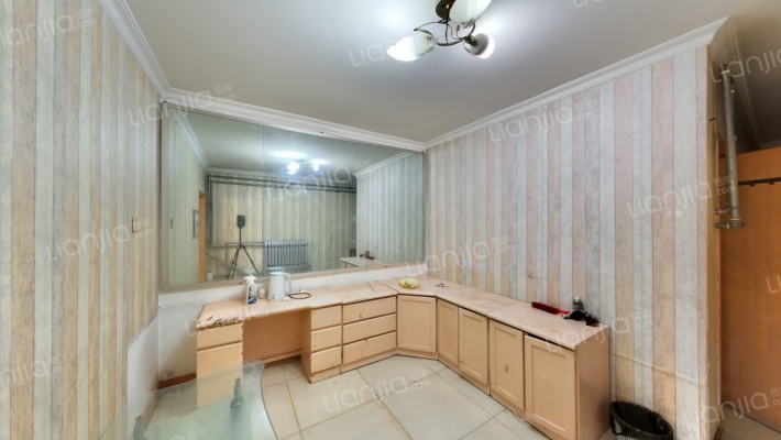 英雄山路124号二手房实景图